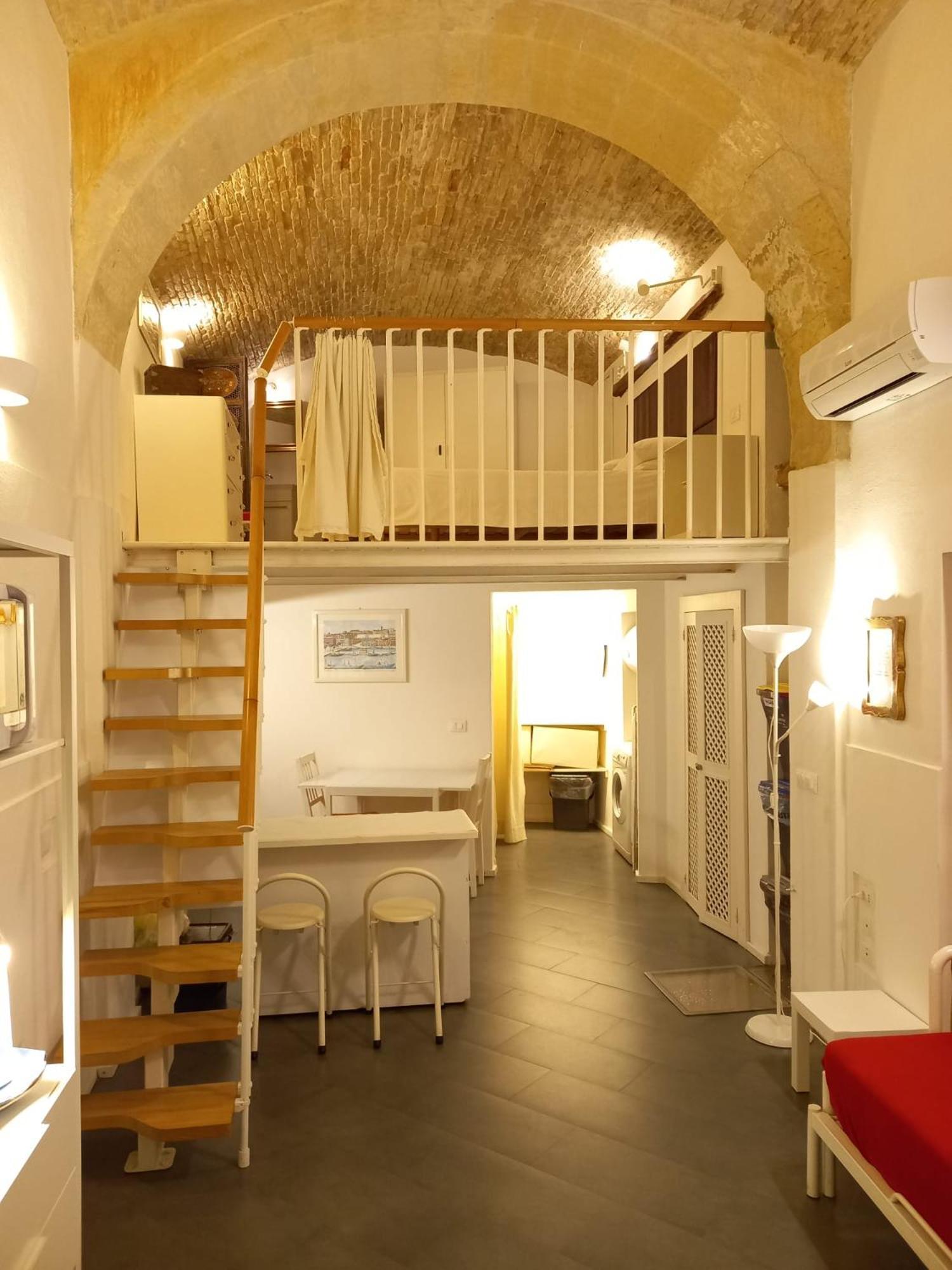 דירות קליארי Residenze Palazzo Pes מראה חיצוני תמונה