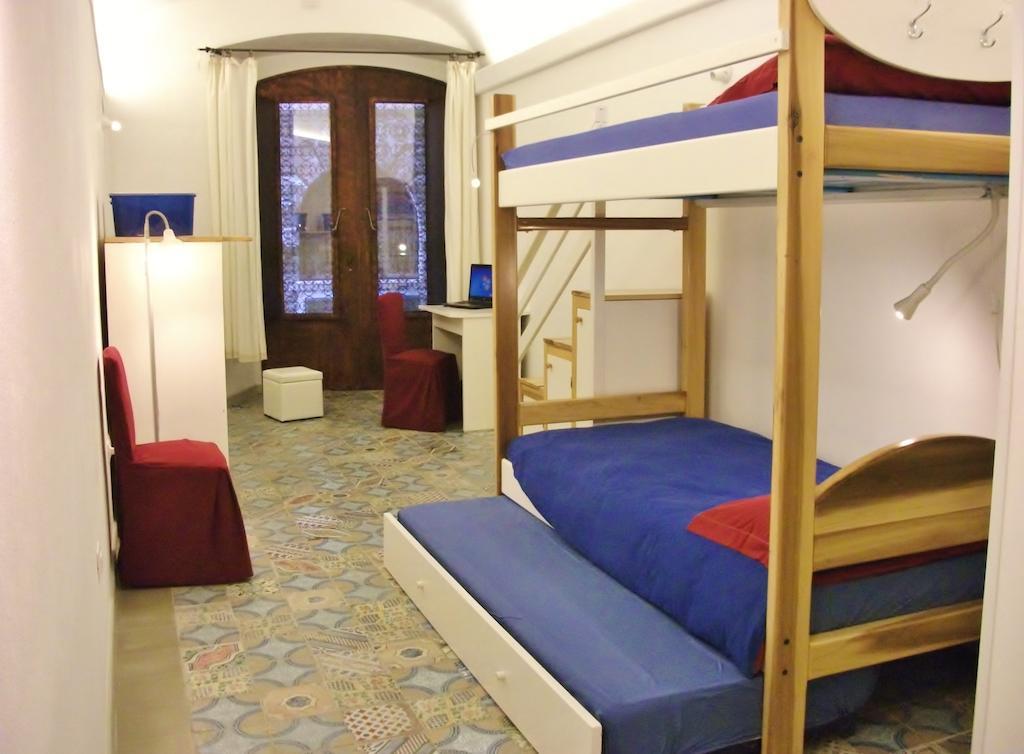 דירות קליארי Residenze Palazzo Pes חדר תמונה