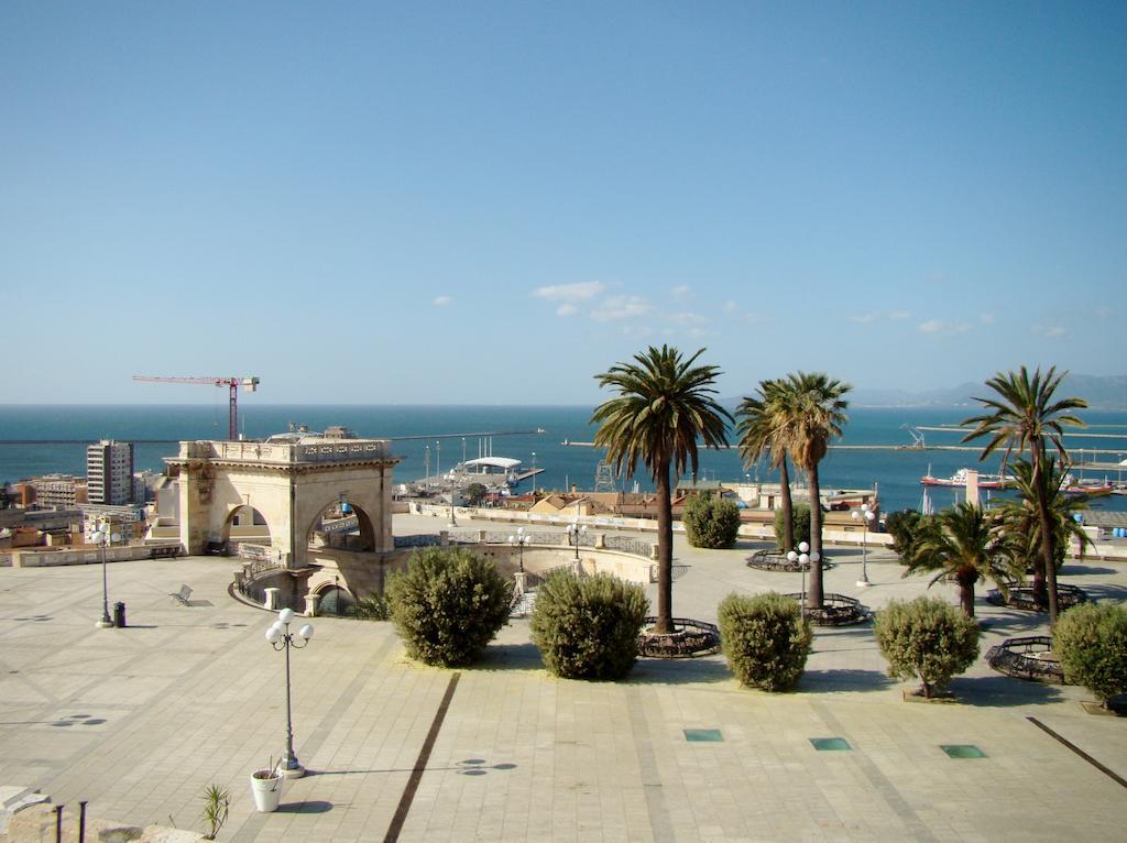 דירות קליארי Residenze Palazzo Pes מראה חיצוני תמונה